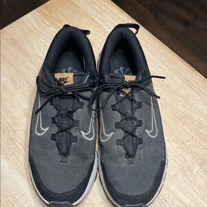 Nike Men's Black and Gray Sneakers